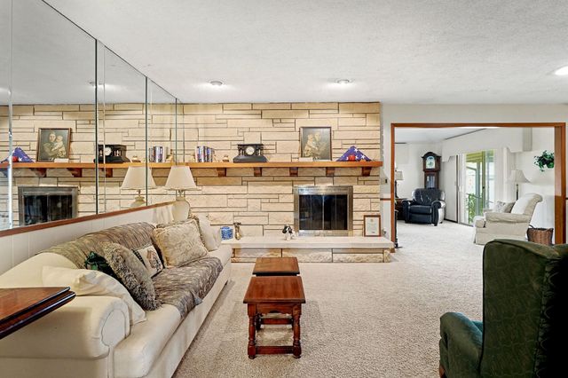 2216 W 18th St N, Wichita, KS 67203