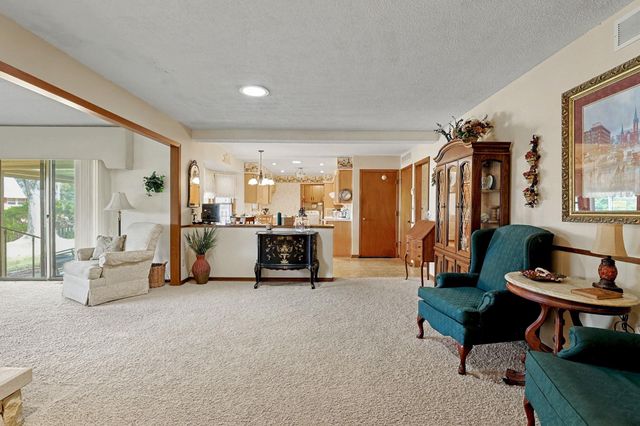 2216 W 18th St N, Wichita, KS 67203