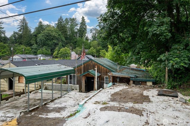 618 N 3rd Avenue, Kelso, WA 98626