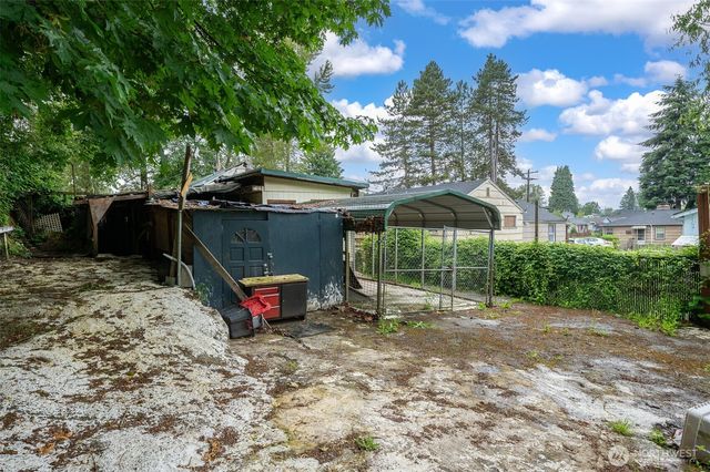 618 N 3rd Avenue, Kelso, WA 98626