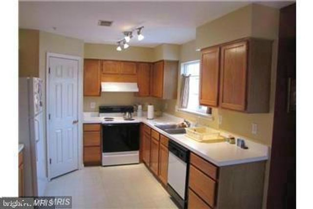 8724 PINE MEADOWS DR, Odenton, MD 21113