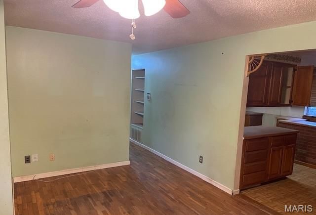 2216 Foggy Bottom Drive, Florissant, MO 63031