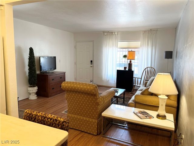 625 South Royal Crest Circle 2, Las Vegas, NV 89169