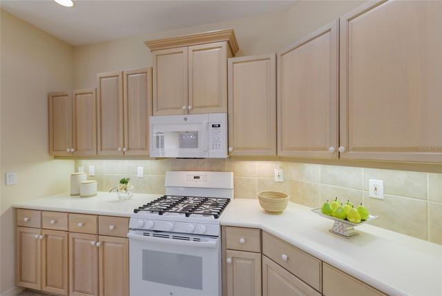 8005 WATERVIEW BOULEVARD, Lakewood Ranch, FL 34202