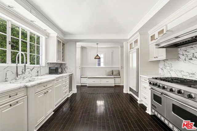 1910 Outpost Drive, Los Angeles, CA 90068