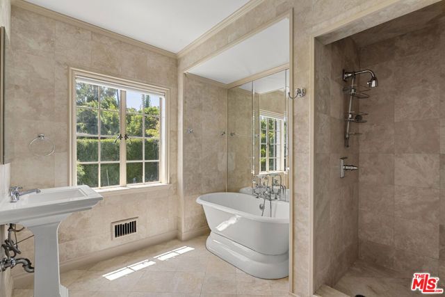 1910 Outpost Drive, Los Angeles, CA 90068