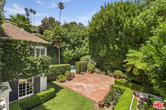 1910 Outpost Drive, Los Angeles, CA 90068