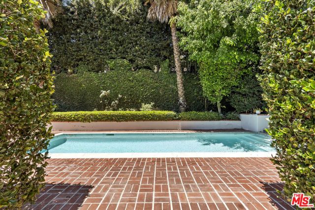 1910 Outpost Drive, Los Angeles, CA 90068