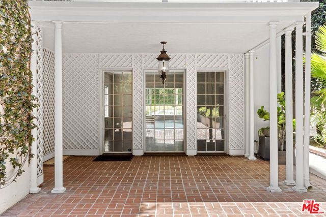 1910 Outpost Drive, Los Angeles, CA 90068