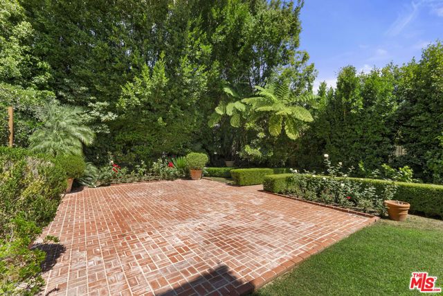 1910 Outpost Drive, Los Angeles, CA 90068