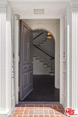 1910 Outpost Drive, Los Angeles, CA 90068