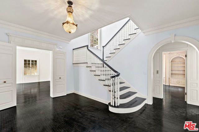 1910 Outpost Drive, Los Angeles, CA 90068