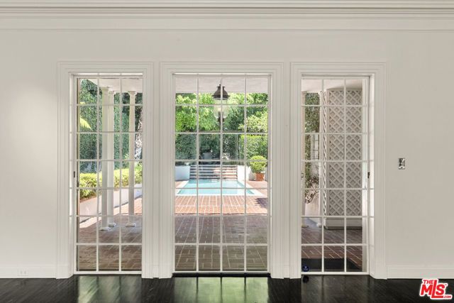 1910 Outpost Drive, Los Angeles, CA 90068