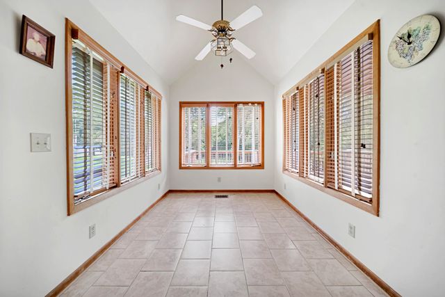 1201 Dickerson Bay Dr, Gallatin, TN 37066