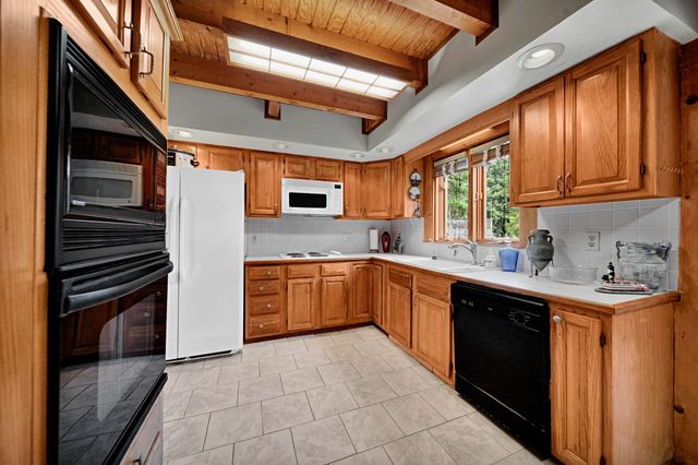 1201 Dickerson Bay Dr, Gallatin, TN 37066