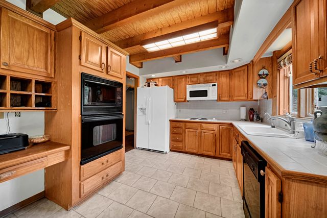 1201 Dickerson Bay Dr, Gallatin, TN 37066