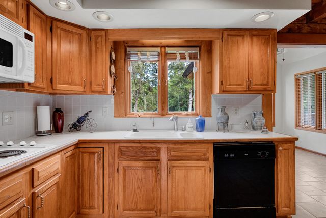 1201 Dickerson Bay Dr, Gallatin, TN 37066