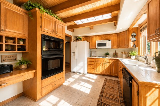 1201 Dickerson Bay Dr, Gallatin, TN 37066