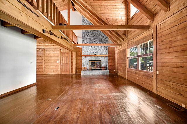 1201 Dickerson Bay Dr, Gallatin, TN 37066