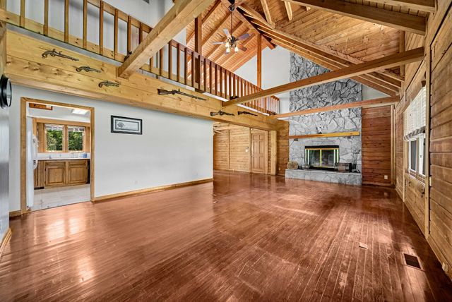 1201 Dickerson Bay Dr, Gallatin, TN 37066