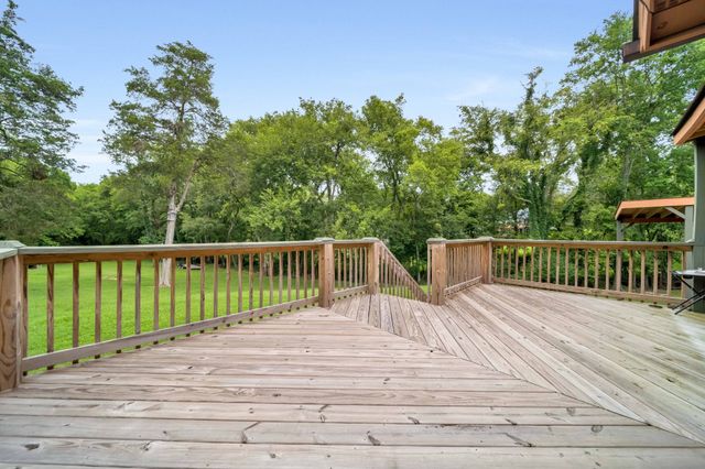 1201 Dickerson Bay Dr, Gallatin, TN 37066