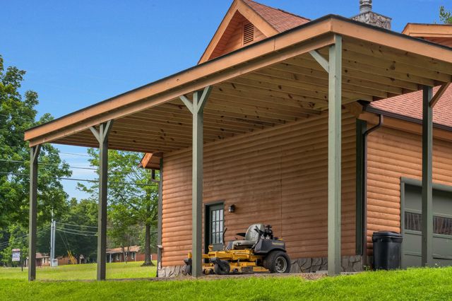 1201 Dickerson Bay Dr, Gallatin, TN 37066