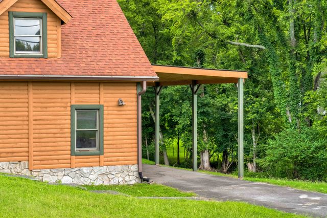 1201 Dickerson Bay Dr, Gallatin, TN 37066