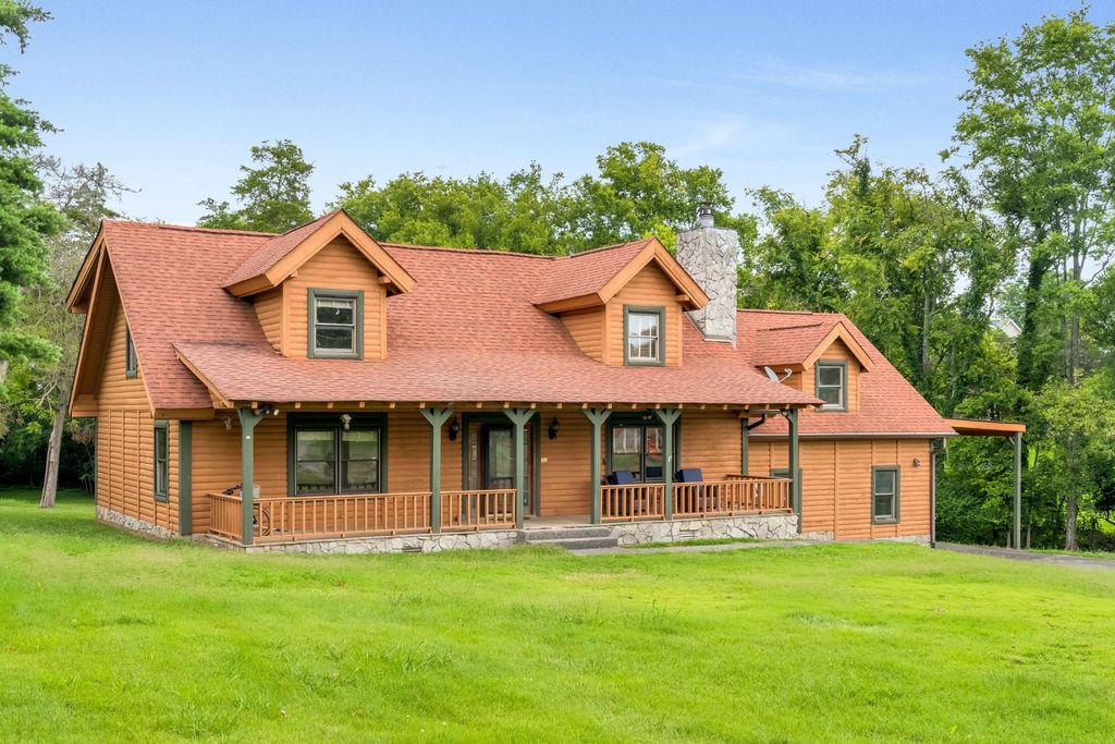 1201 Dickerson Bay Dr, Gallatin, TN 37066