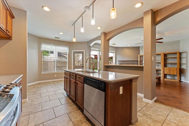 21861 Maidens Crossing Drive, Kingwood, TX 77339