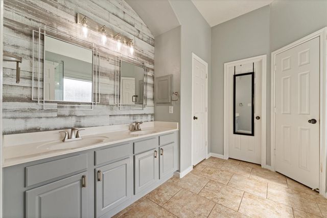 21861 Maidens Crossing Drive, Kingwood, TX 77339