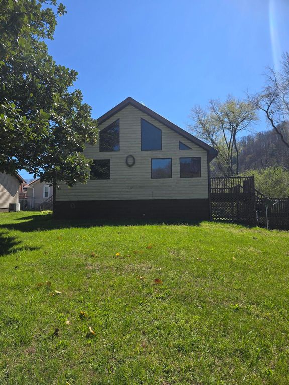 217 & 219 Elizabeth Drive 217 219 A-B, Hazard, KY 41701