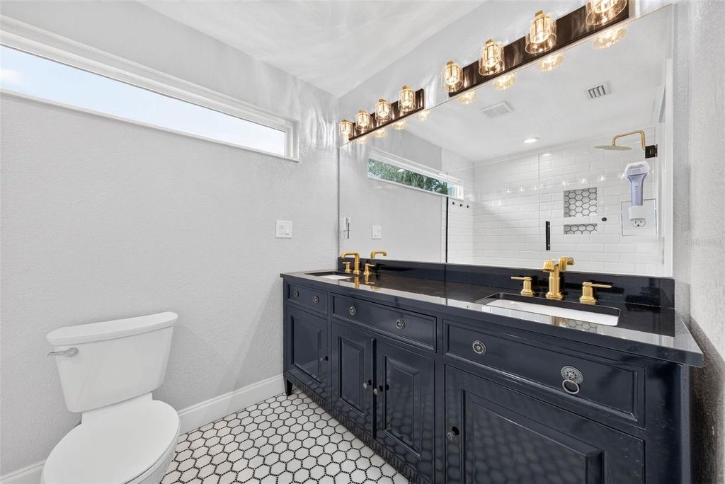 Image 11 of property listing at 1625 S EOLA DRIVE, Orlando, FL 32806