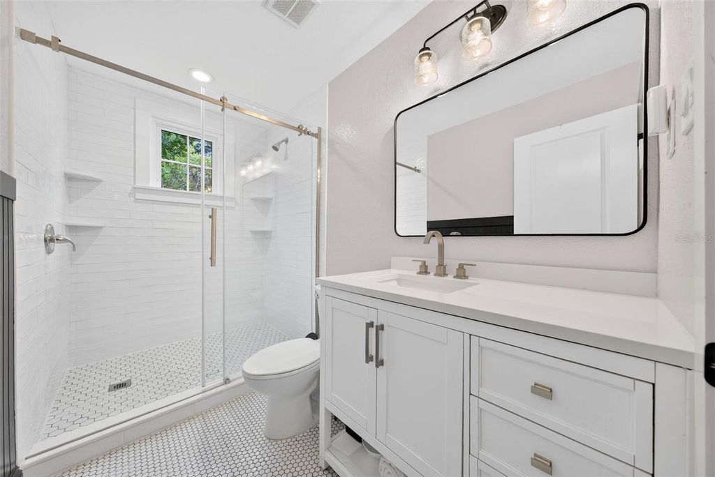 Image 14 of property listing at 1625 S EOLA DRIVE, Orlando, FL 32806