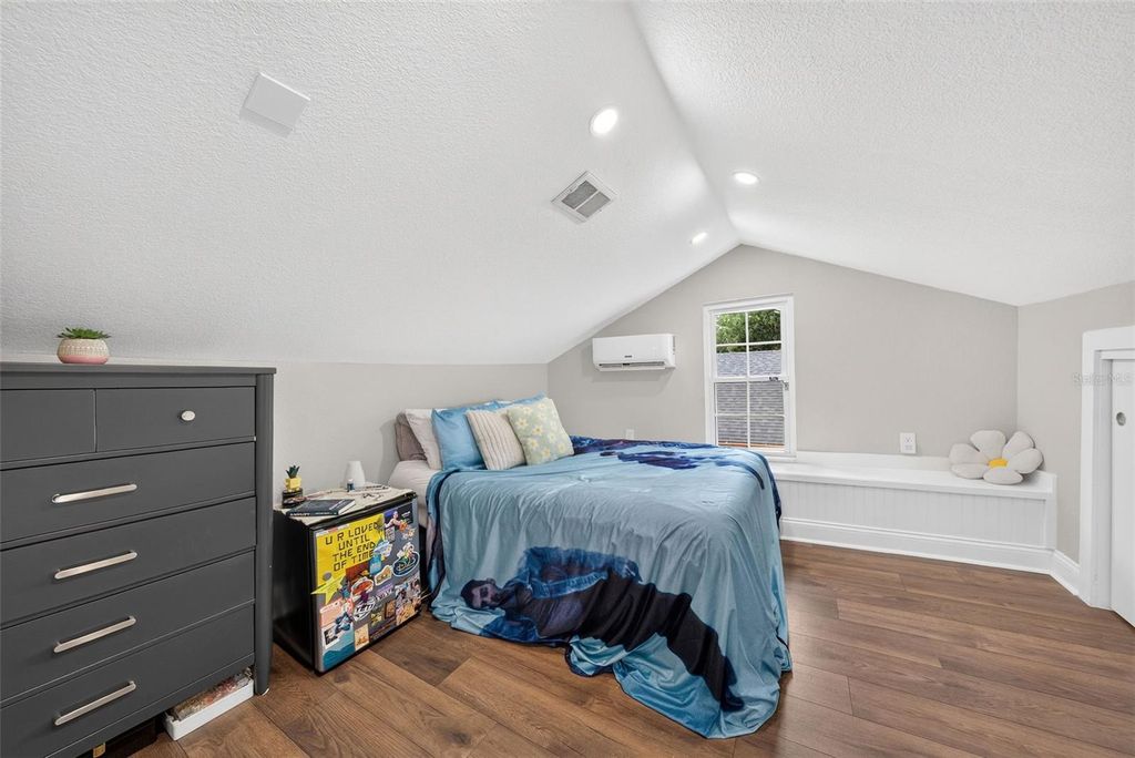 Image 19 of property listing at 1625 S EOLA DRIVE, Orlando, FL 32806