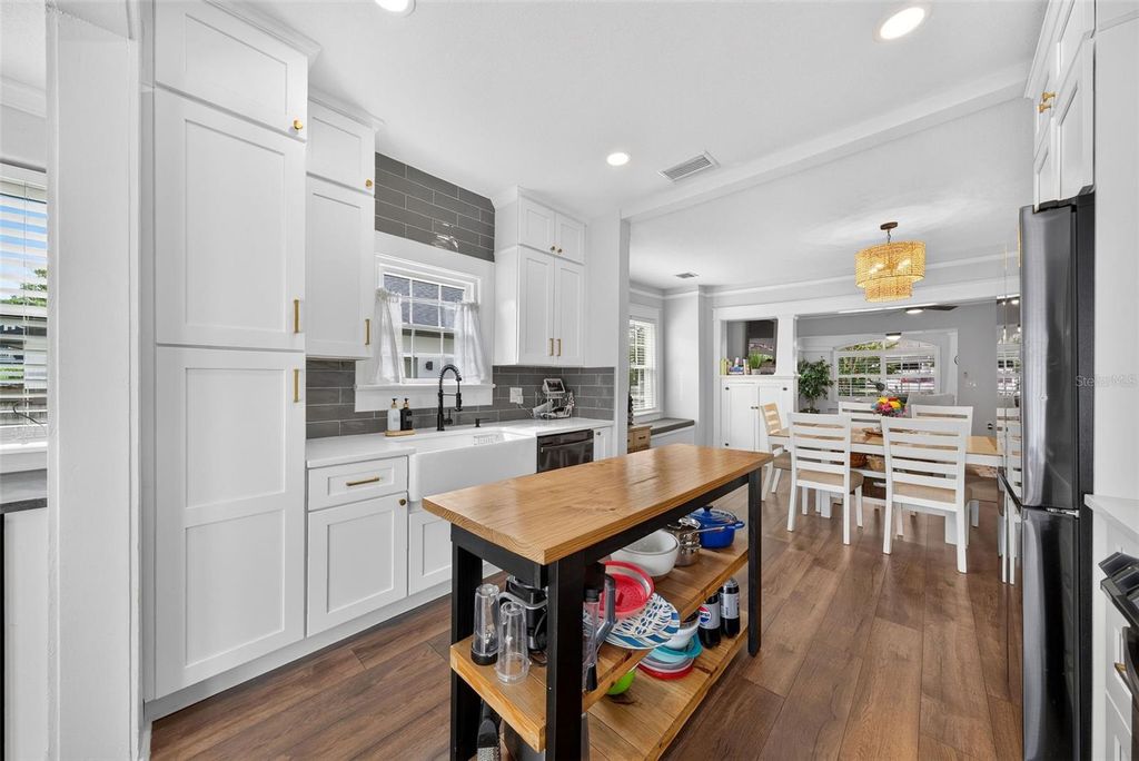 Image 36 of property listing at 1625 S EOLA DRIVE, Orlando, FL 32806