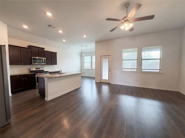 1013 Royal Lane, Celina, TX 75009