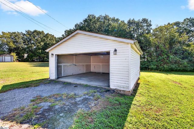 109 Old Farm Road, Moore, SC 29369
