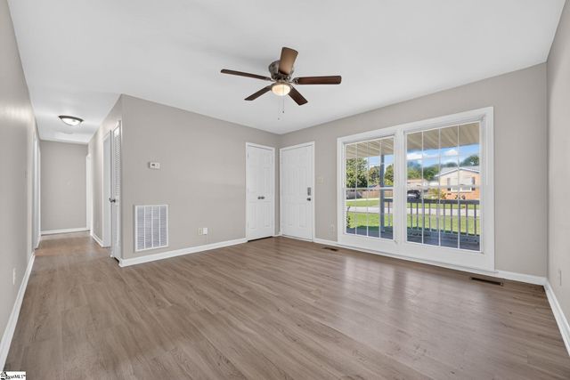 109 Old Farm Road, Moore, SC 29369