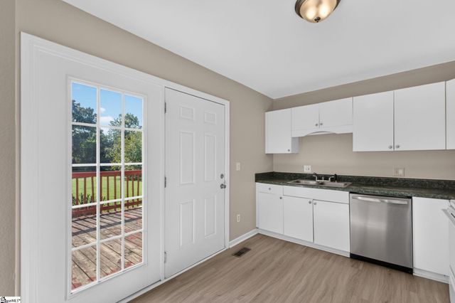 109 Old Farm Road, Moore, SC 29369