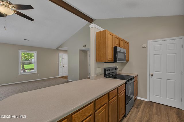 821 Shadowridge Road, Jacksonville, NC 28546