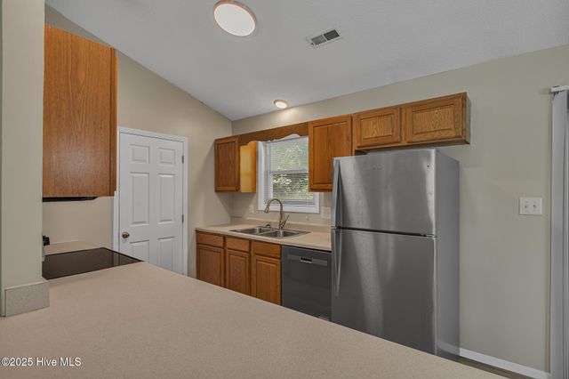 821 Shadowridge Road, Jacksonville, NC 28546