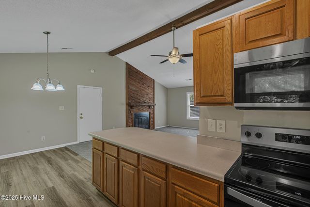 821 Shadowridge Road, Jacksonville, NC 28546
