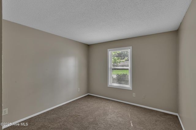 821 Shadowridge Road, Jacksonville, NC 28546