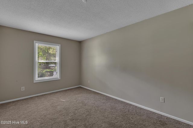 821 Shadowridge Road, Jacksonville, NC 28546