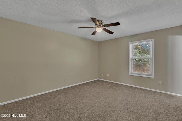821 Shadowridge Road, Jacksonville, NC 28546