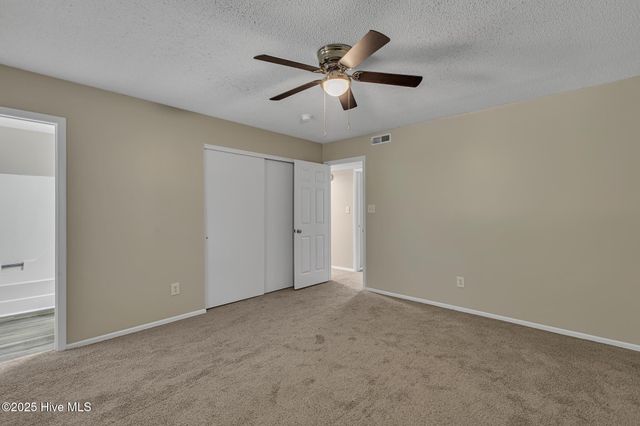 821 Shadowridge Road, Jacksonville, NC 28546