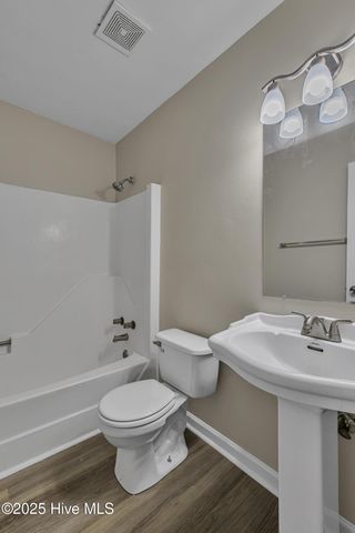 821 Shadowridge Road, Jacksonville, NC 28546