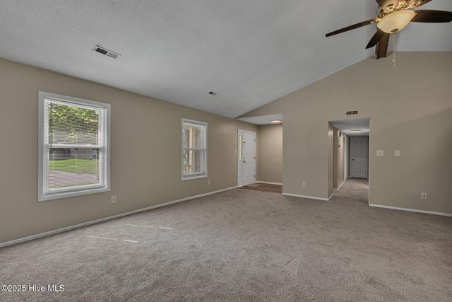821 Shadowridge Road, Jacksonville, NC 28546