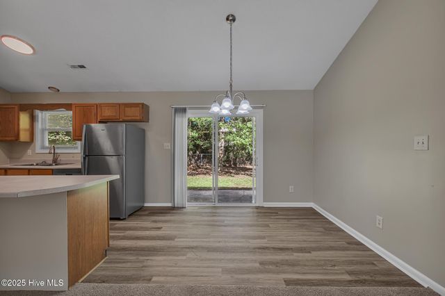821 Shadowridge Road, Jacksonville, NC 28546