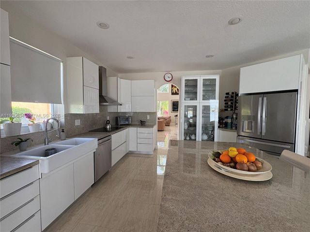 12513 NW 18th Mnr, Pembroke Pines, FL 33028